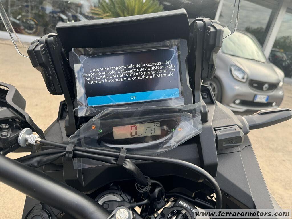 Honda Africa Twin automatica tris valigie