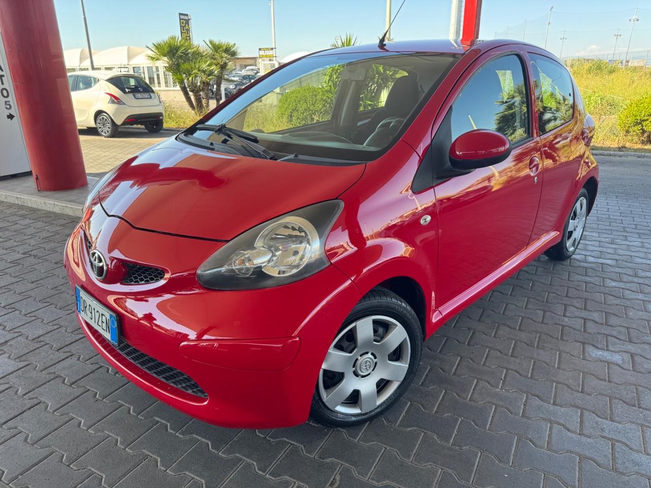 Toyota Aygo 1.0 12V VVT-i 5 porte Sol
