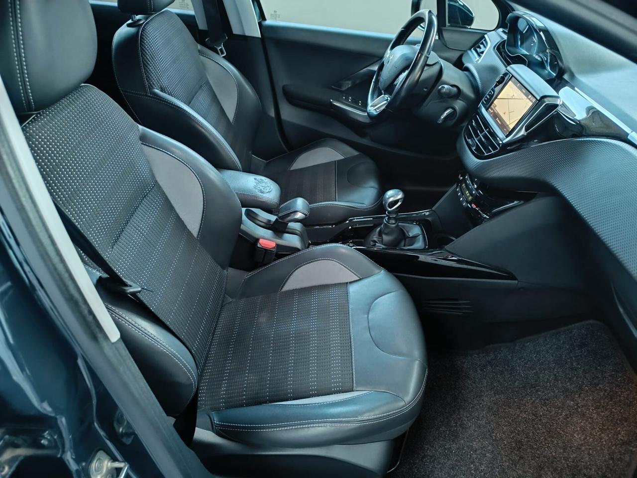 Peugeot 2008 BlueHDi 100 S&S Black Matt