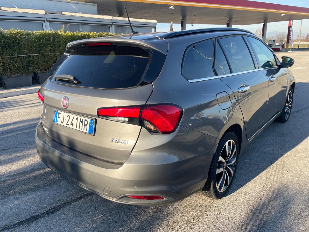 Fiat Tipo 1.6 Mjt anno 2017 navi pronta al uso