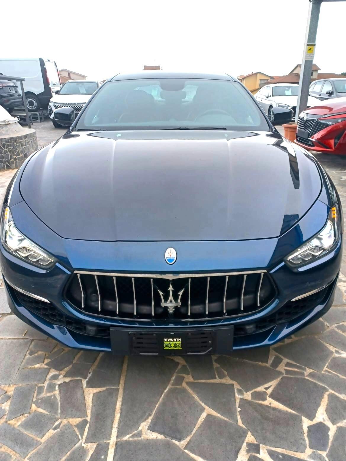 Maserati Ghibli L4 330 CV MHEV Gransport