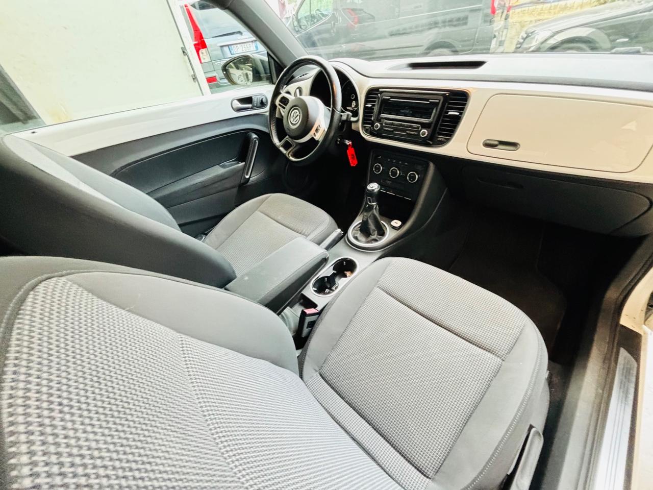 Volkswagen Maggiolino 1.6 TDI DSG Design