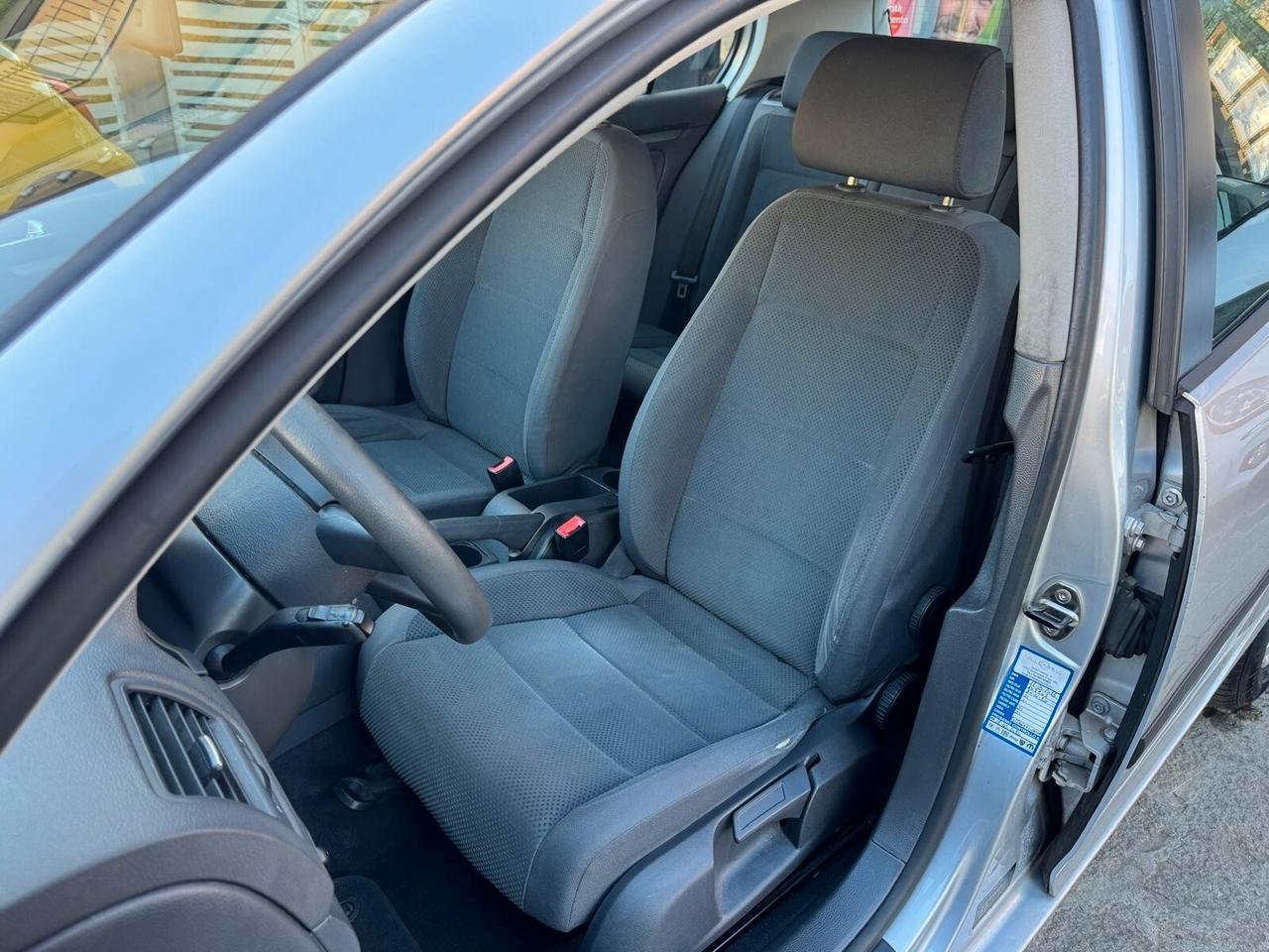 VW GOLF 1.6 16V FSI 5p. NEOPATENTATI