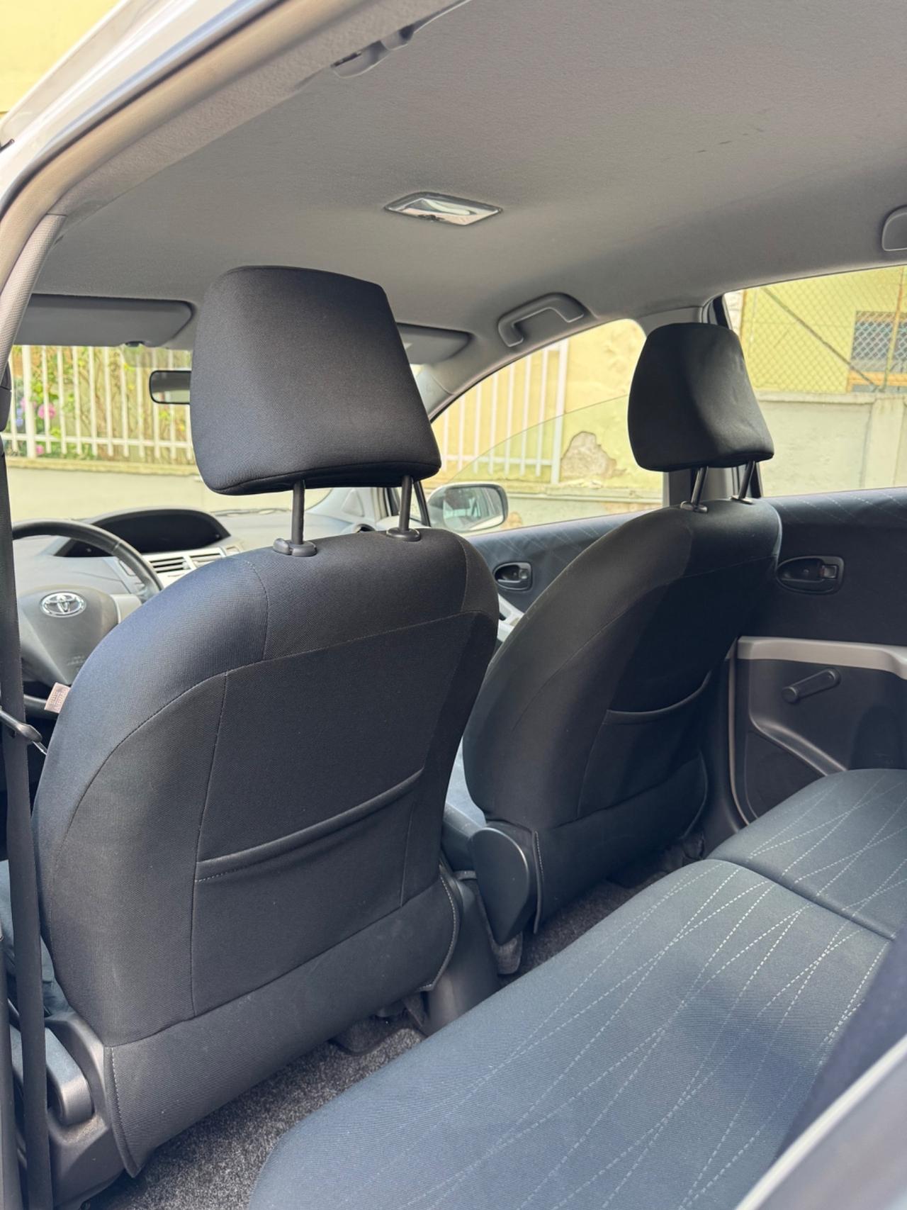 Toyota Yaris 1.0 5 porte