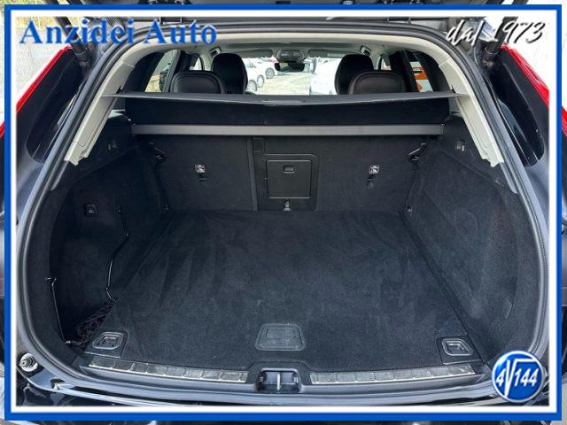 VOLVO XC60 B4 (d) AWD Geartronic Momentum Pro