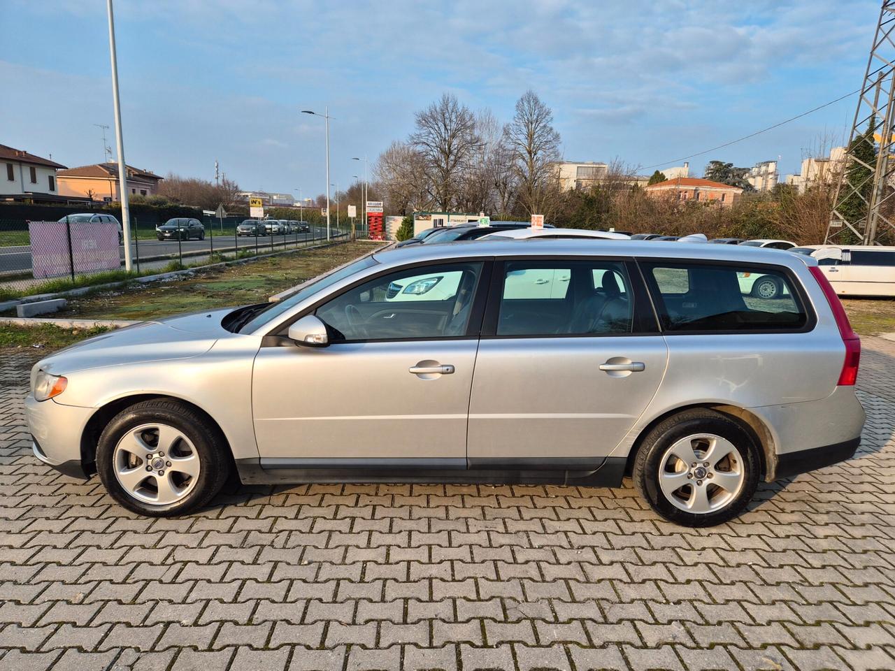 Volvo V70 D5 R-design