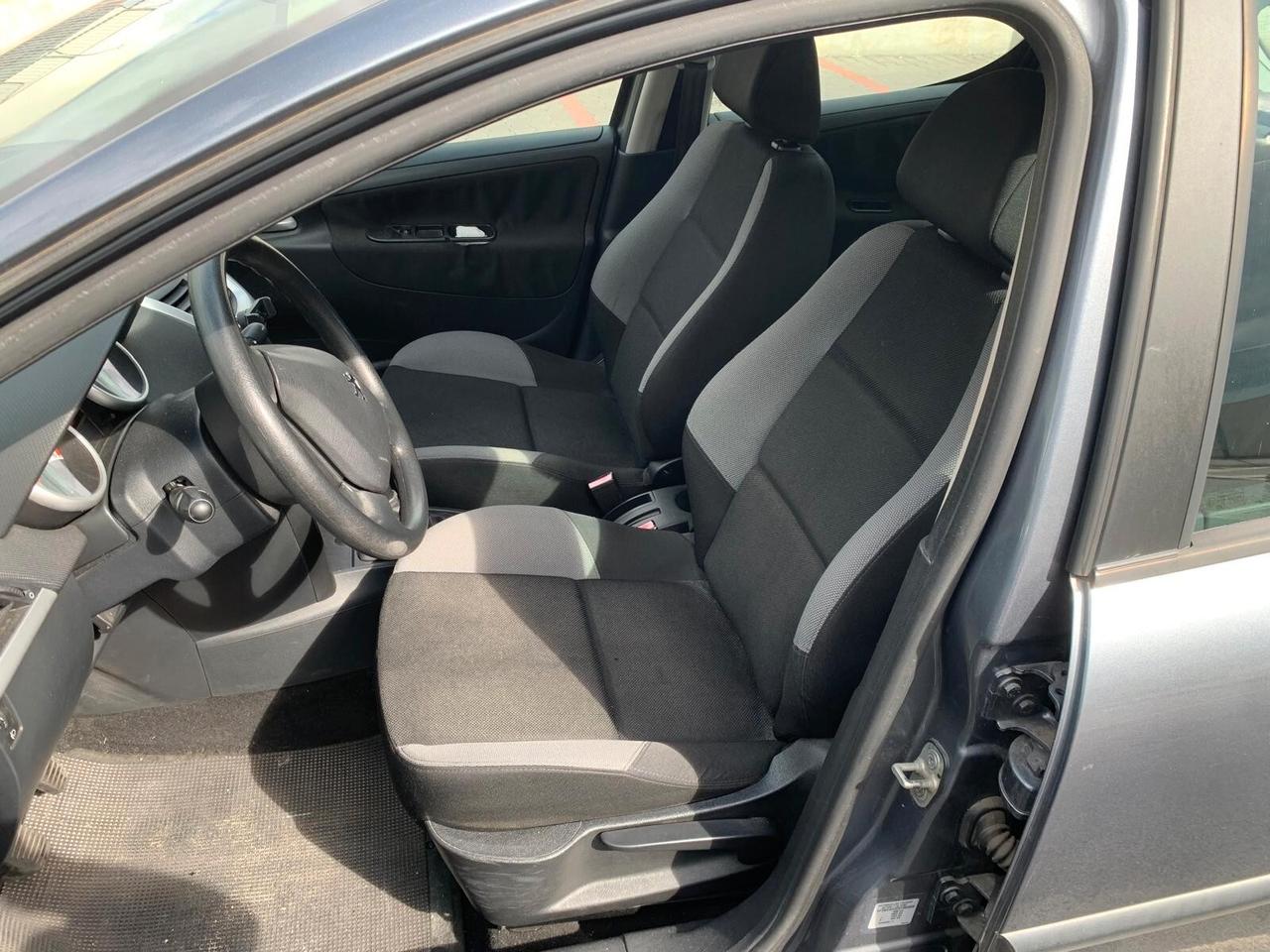 Peugeot 207 1.4 HDi 70CV 5p. X Line Mix