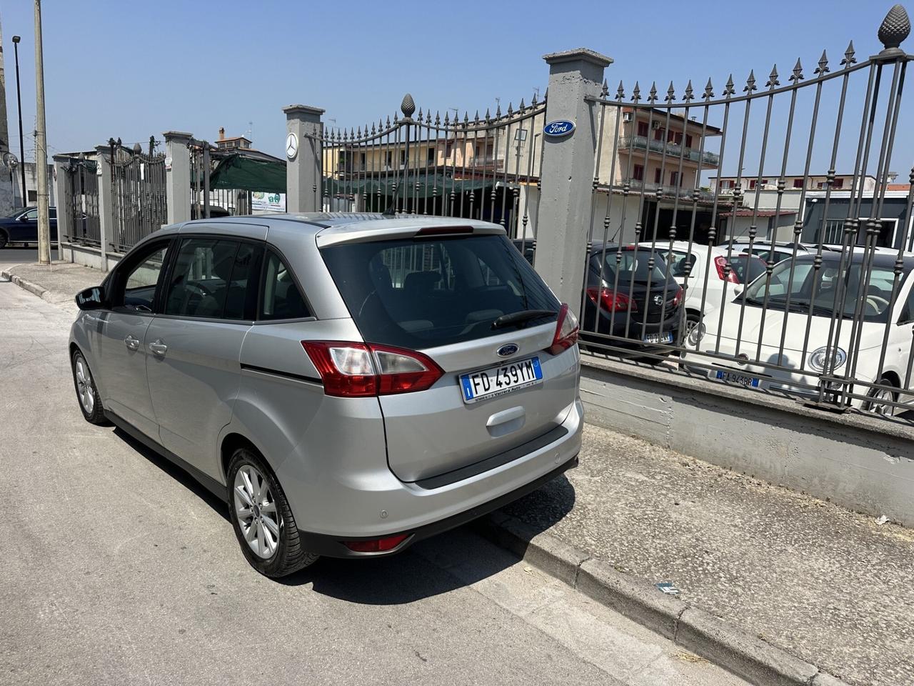 Ford C-Max7 1.5 TDCi 120CV Titanium 7 Posti