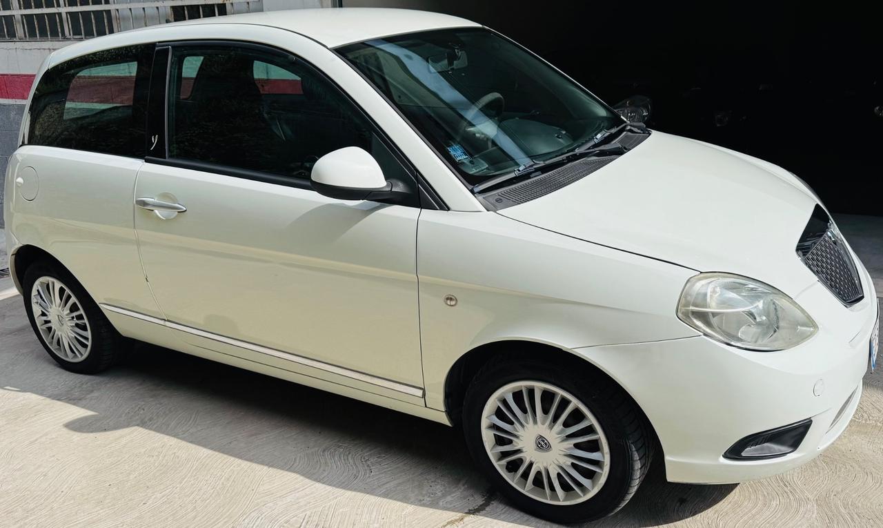 Lancia Ypsilon 1.2 Versus