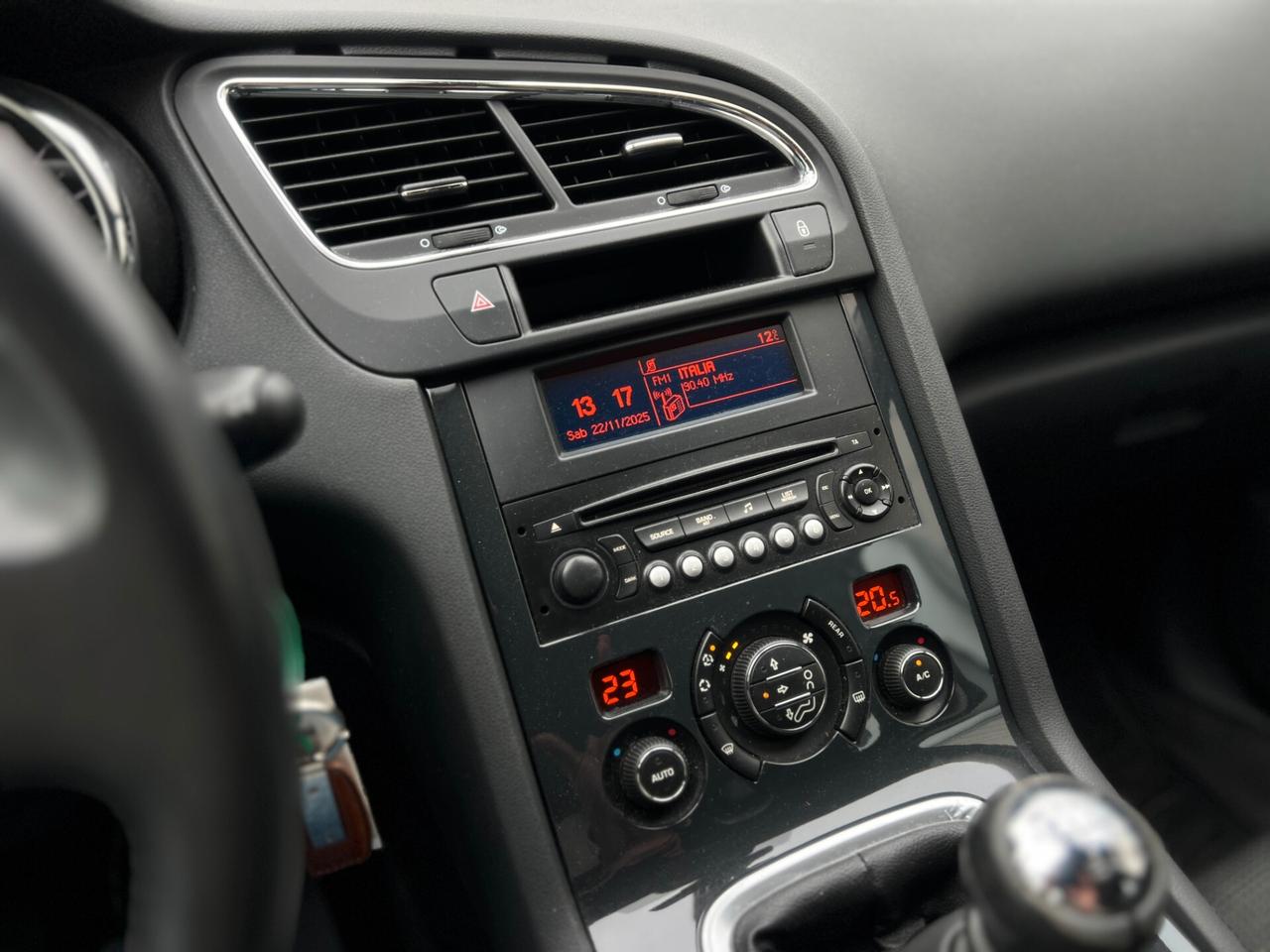 Peugeot 5008 1.6 HDi 112CV Business