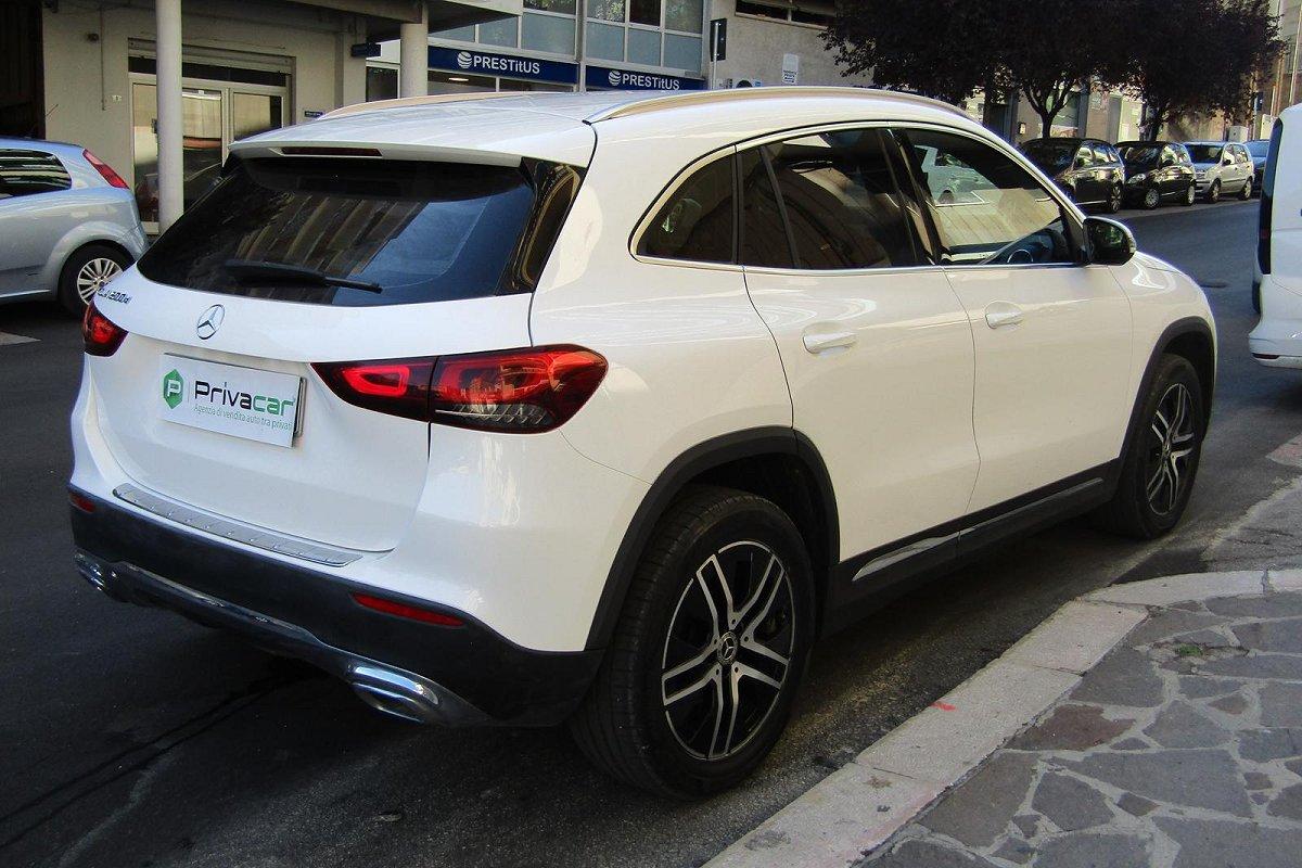 MERCEDES GLA 200 d Automatic Sport