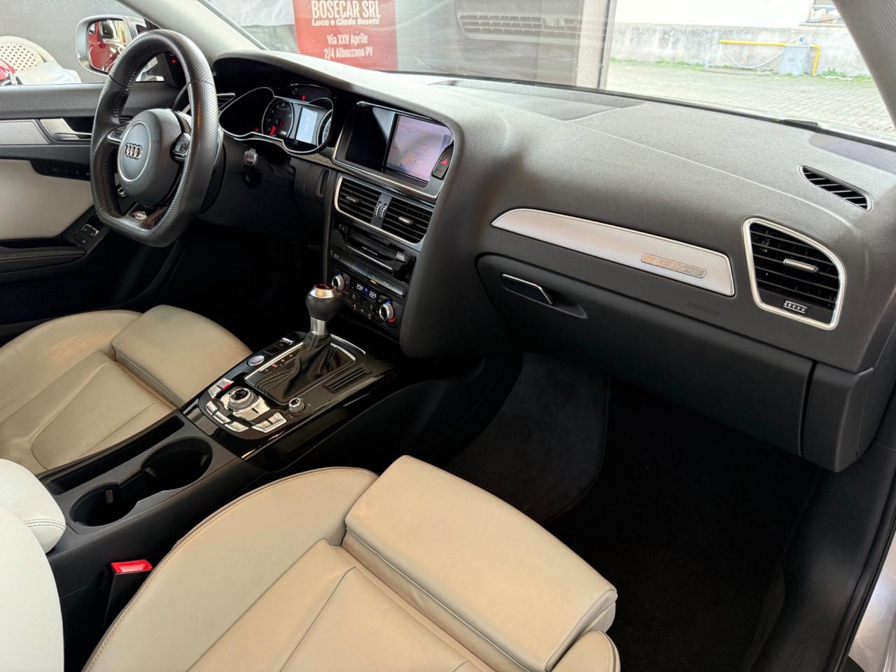 Audi A4 RS 4 Avant 4.2 V8 FSI quattro S tronic