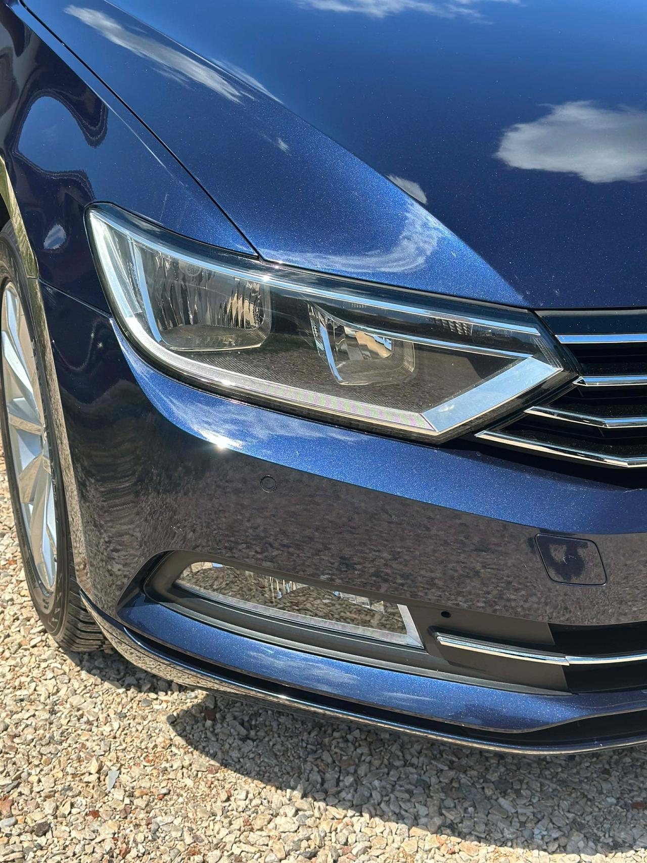 Volkswagen PASSAT VARIANT 1.6 TDI DSG BLUEMOTION.