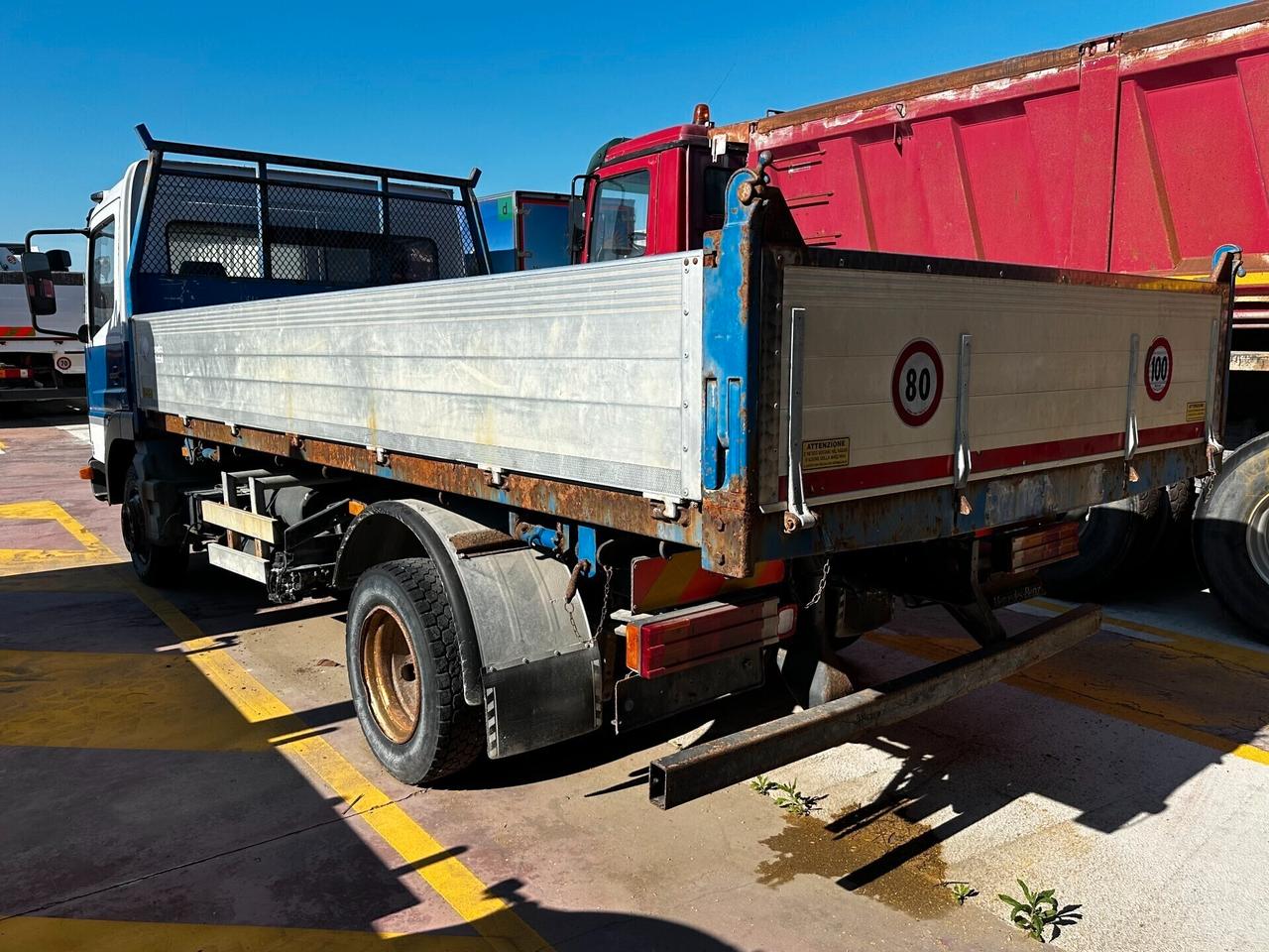 Mercedes Benz Atego 818 ribaltabile trilaterale 4x2 balestrato ABS
