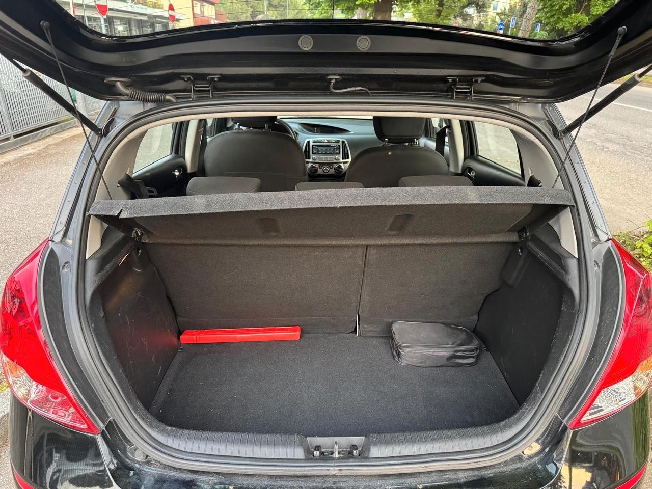 Hyundai i20 1.2 GPL 5 P NEOPATEN GARANZIA 12 MESI