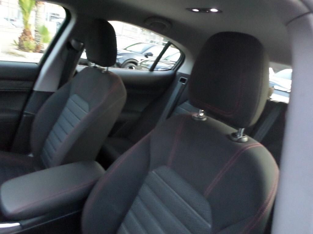 Alfa Romeo Stelvio 2.2 Turbodiesel 160 CV AT8 RWD Rosso Edizione