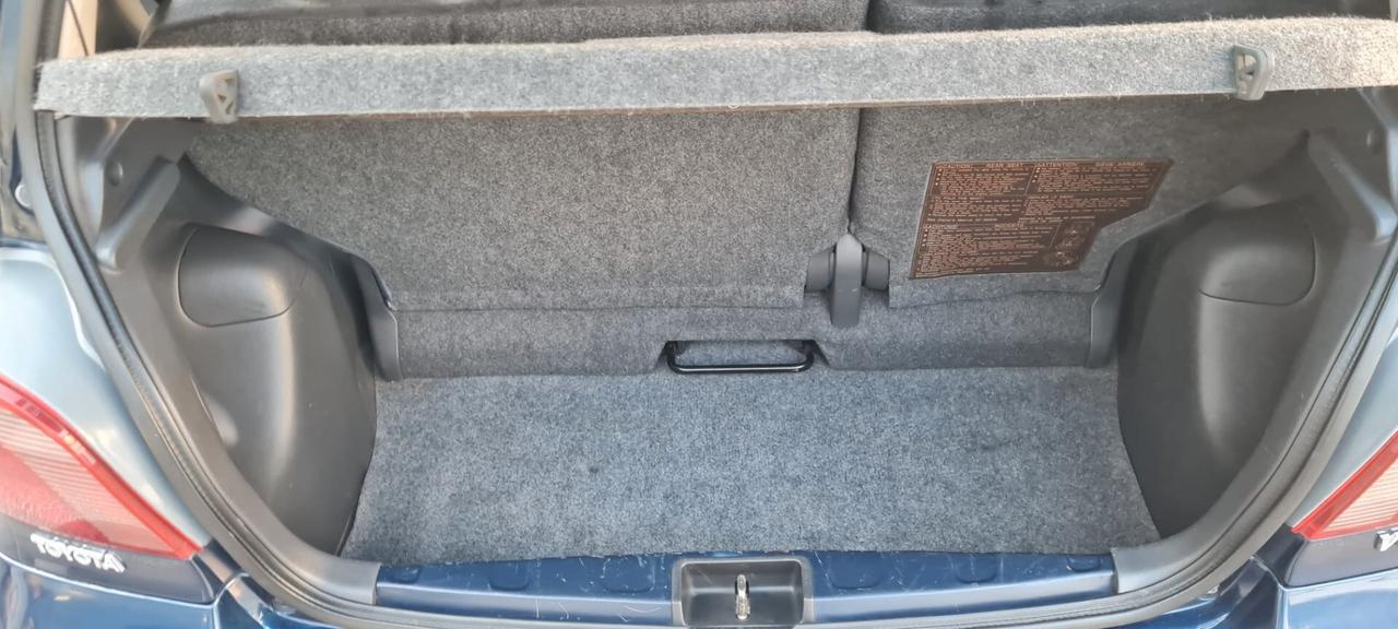 Toyota Yaris 1.0i 16V cat 5 porte Sol