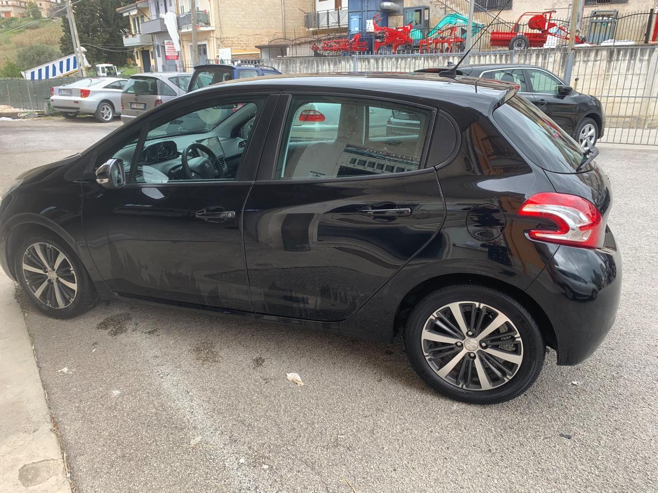 Peugeot 208 1.4 HDi 68 CV 5 porte Active