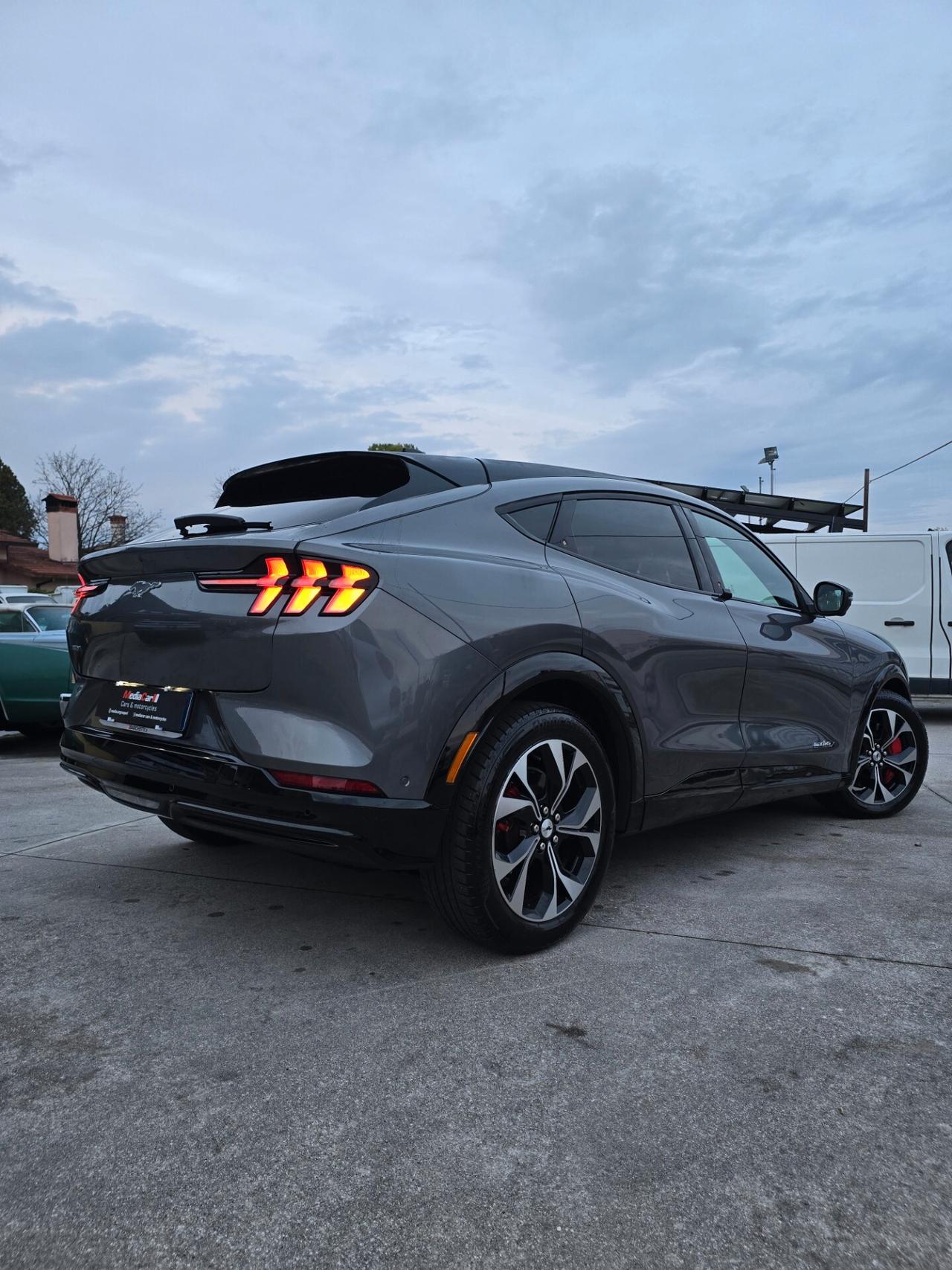 Ford Mustang AWD RANGE EXTENDED