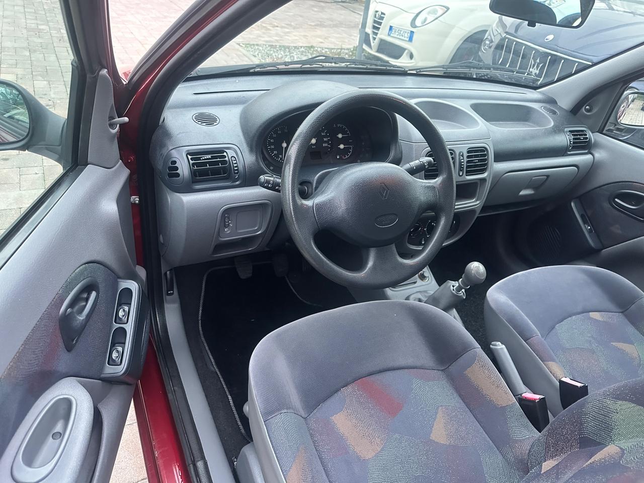 Renault Clio 1.4 cat 5 porte RXE