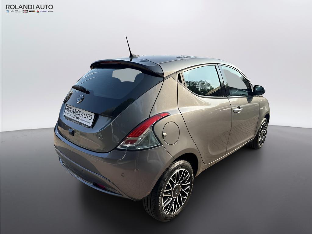 Lancia Ypsilon 1.0 FireFly Hybrid Oro