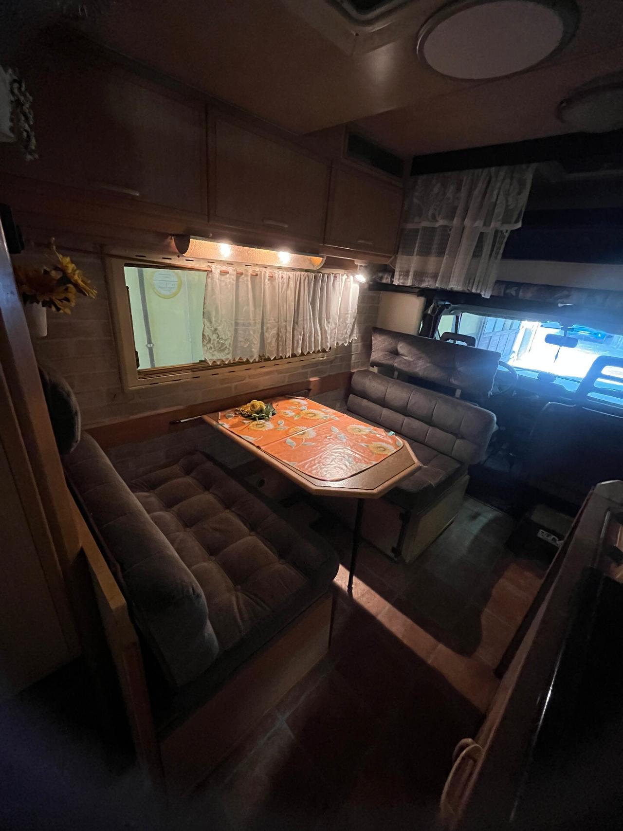 CAMPER MANSARDATO FIAT DUCATO - ADRIA - OMOLOGATO 6 POSTI - 2.5D - 1989