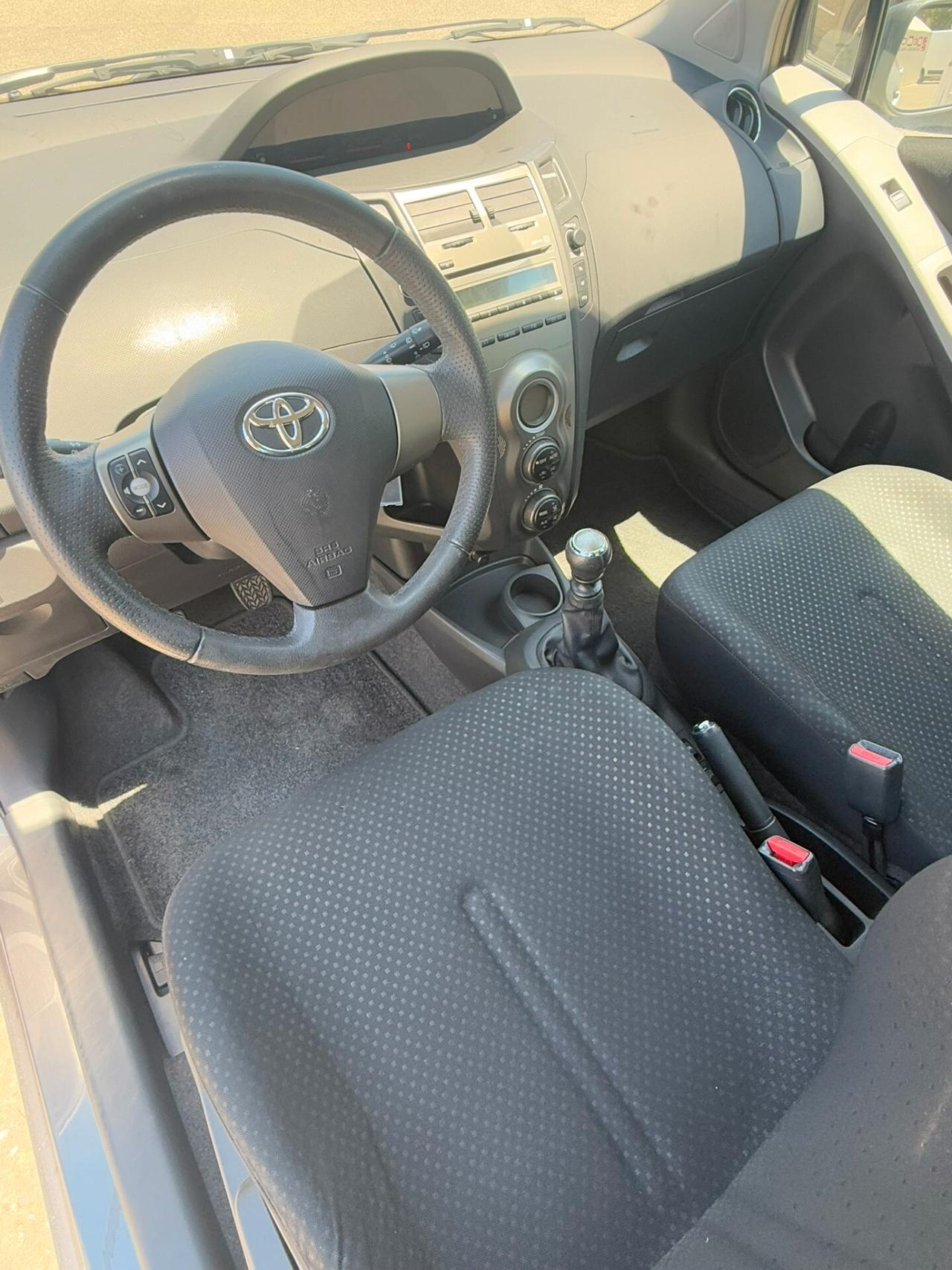 Toyota Yaris 1.0 5 porte Sol