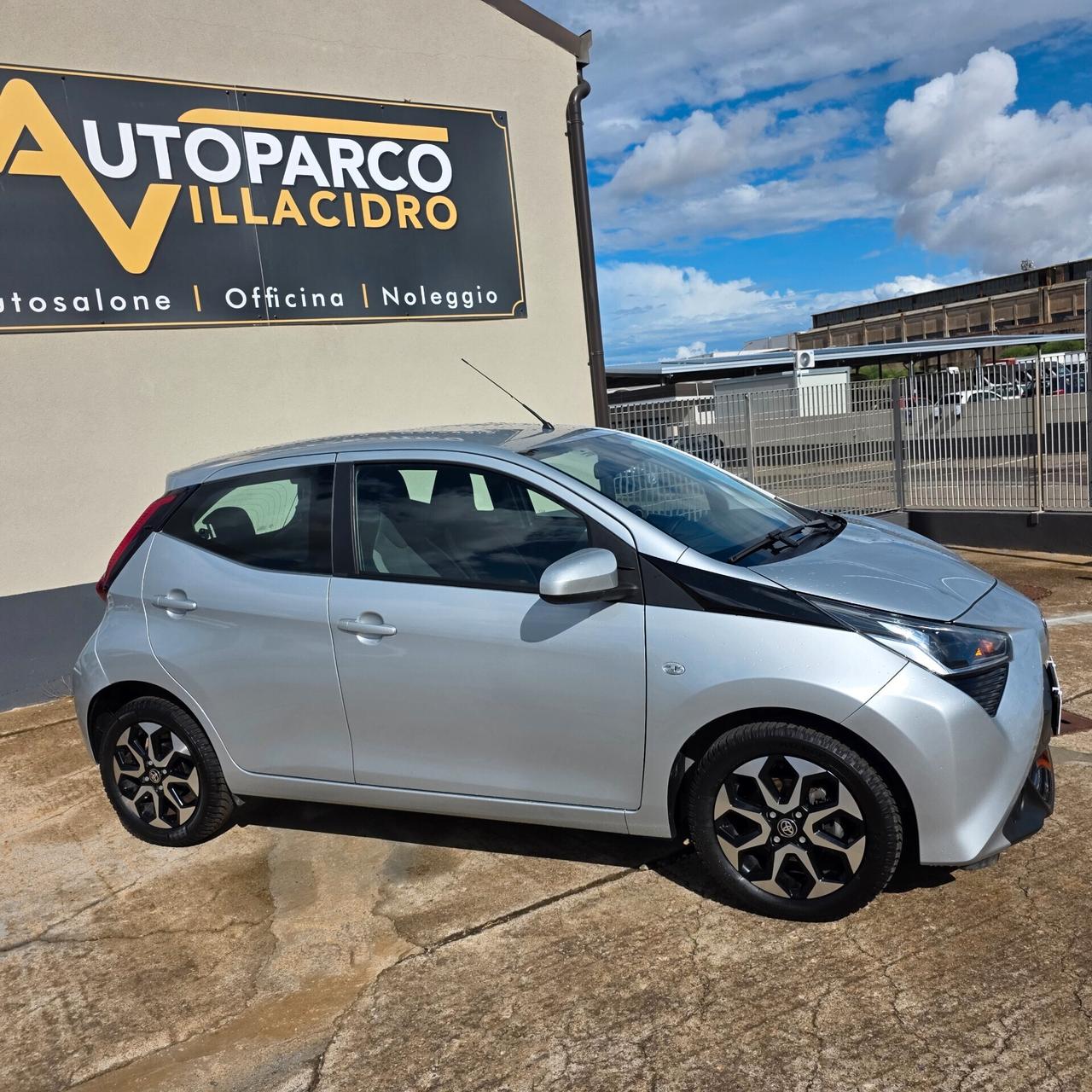 Toyota Aygo Connect 1.0 VVT-i 72 CV 5 porte x-you