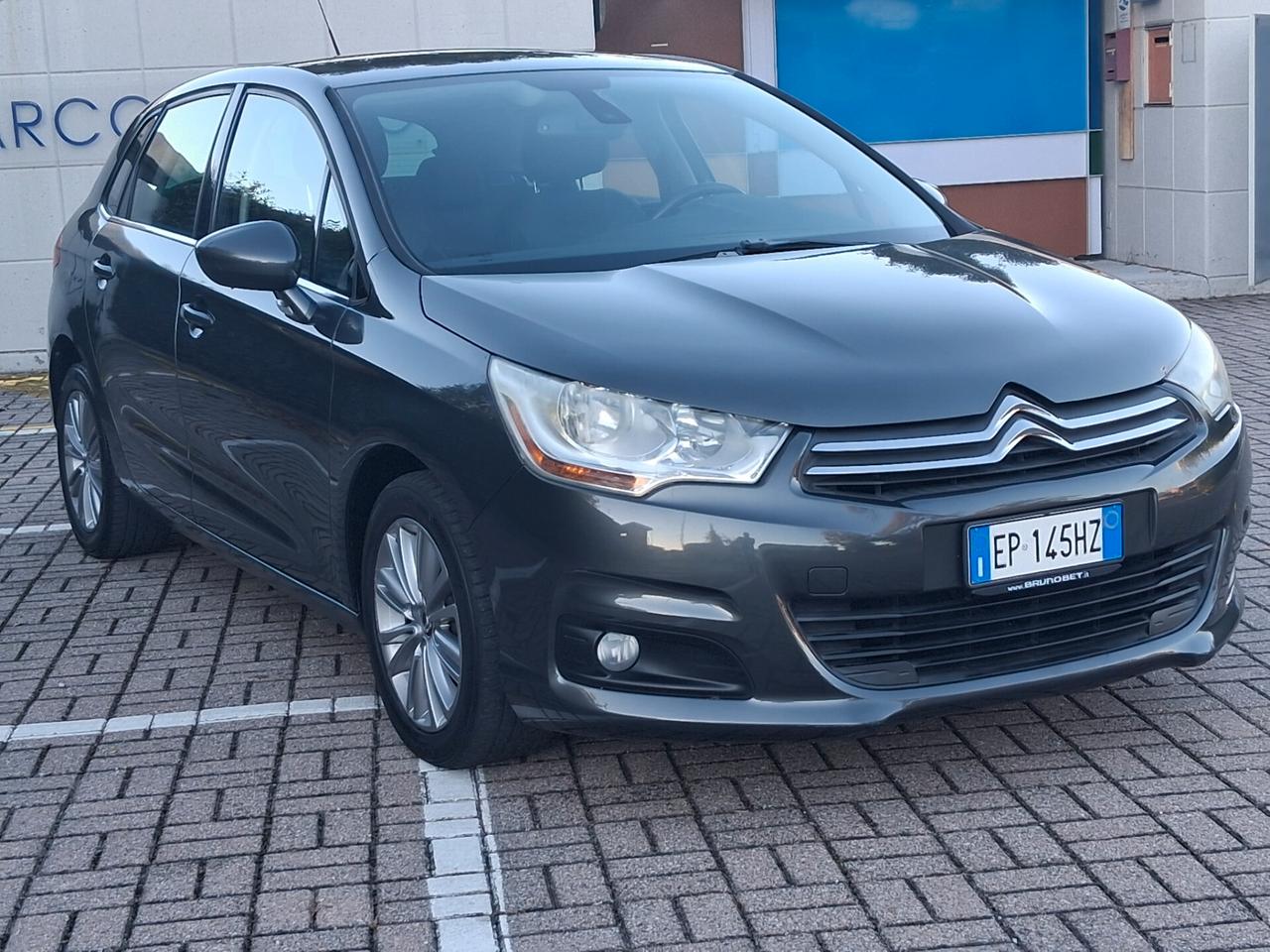 Citroen C4 1.4 VTi 95 Seduction..CELL 320 147 1147 WUATSAPP 3276540940
