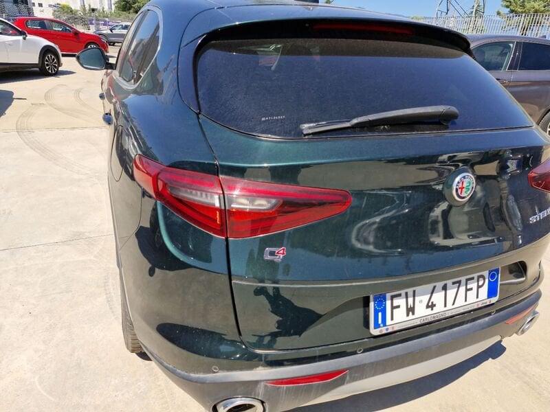 Alfa Romeo Stelvio 2017 2.2 t Business Q4 210cv auto my19