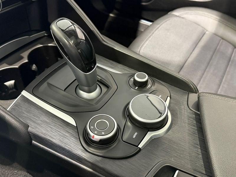 Alfa Romeo Giulia Giulia 2.2 Turbodiesel 180 CV AT8 AWD Q4 Super + TETTO PANORAMICO