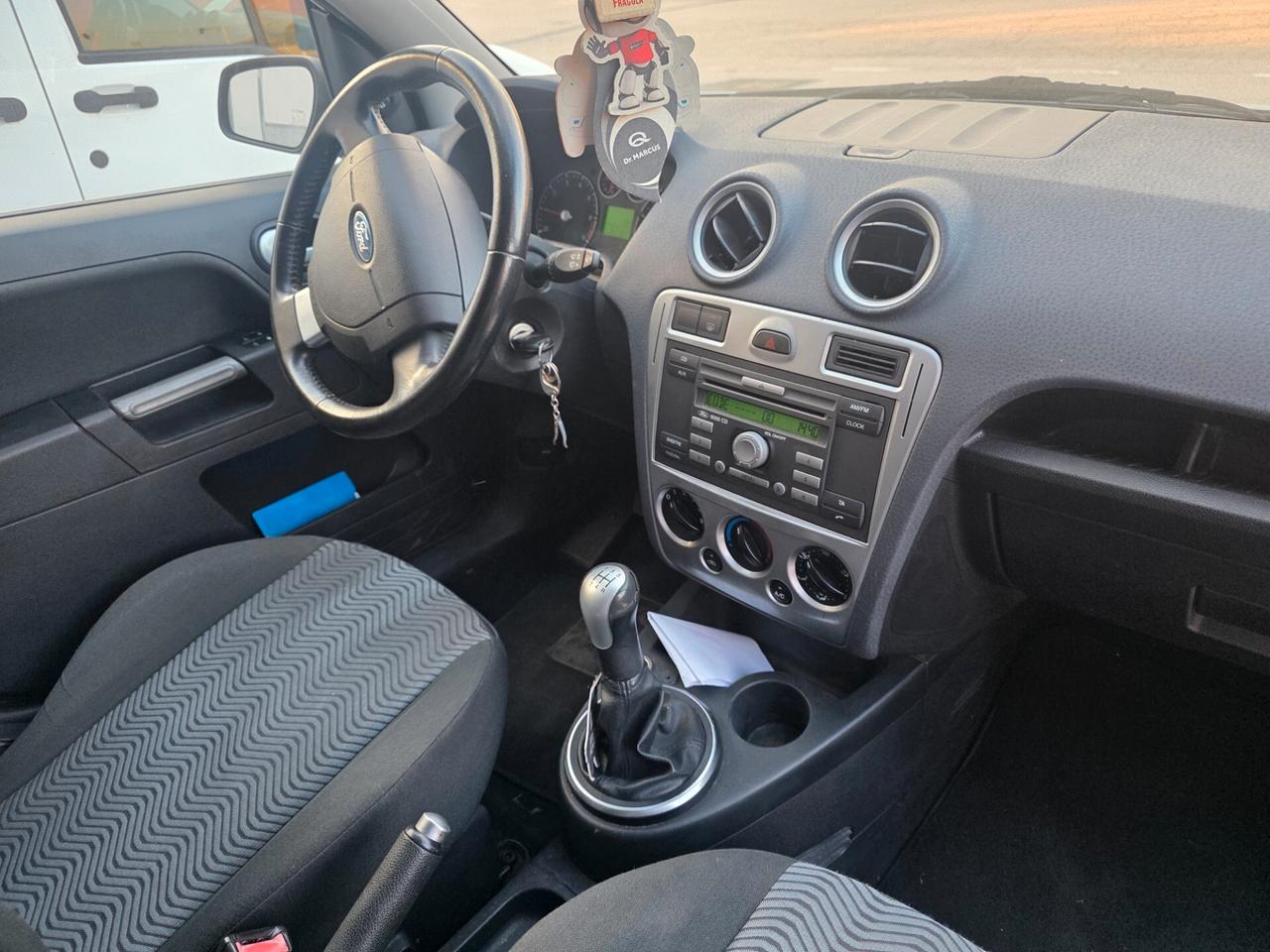 Ford Fusion 1.4 16V 5p. Titanium