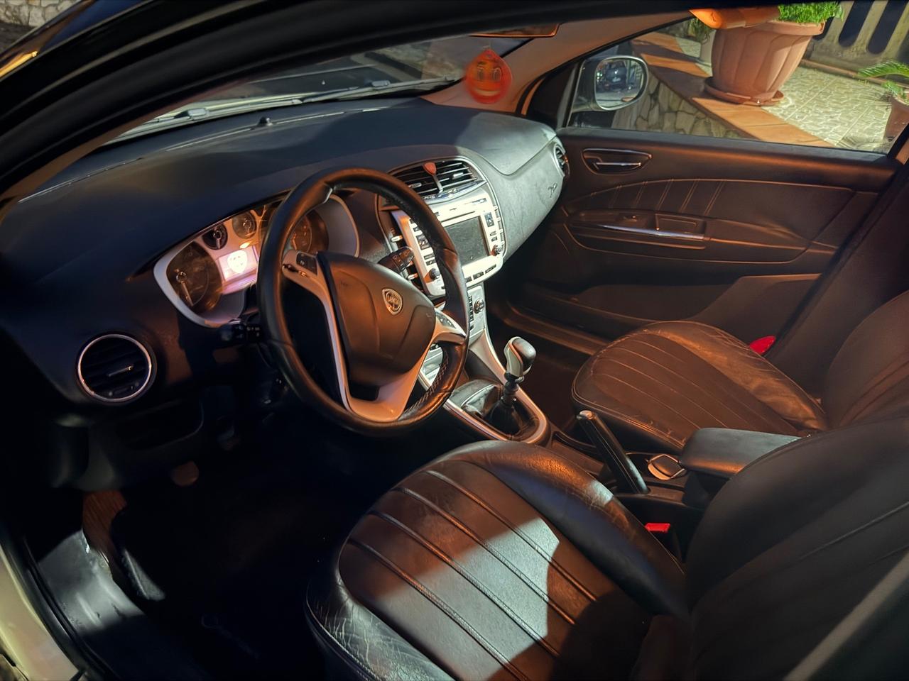 Lancia Delta 1.6 MJT DPF Argento