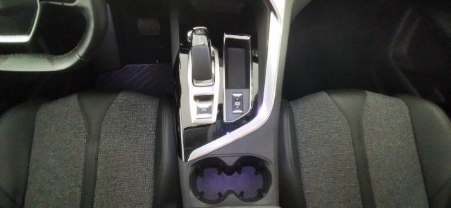 PEUGEOT 3008 Hybrid 225 e-EAT8 GT