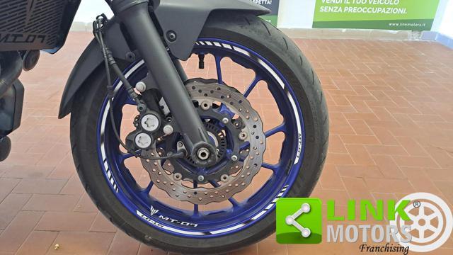 YAMAHA MT-07 .