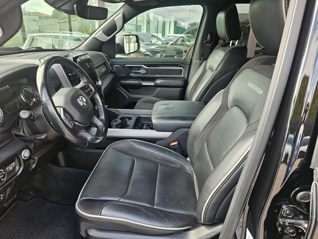 Dodge RAM 1500 5.7 GPL V8 Laramie Night ** NO IVA ESPOSTA **