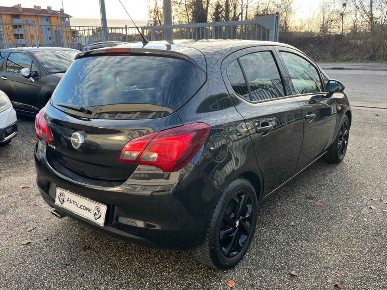 Opel Corsa 1.2 69cv 5 p. BLACK PACK OK NEOPATENTATI