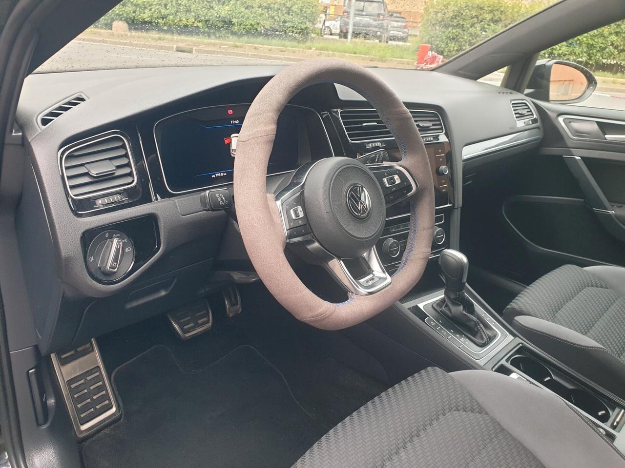 Volkswagen Golf 2.0 TDI DSG 5p. R LINE
