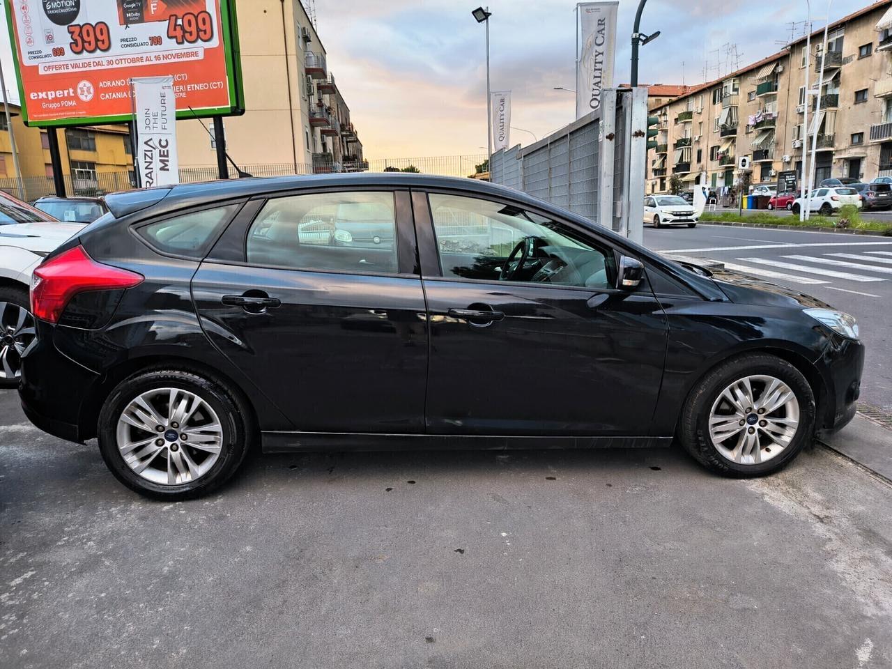 FORD FOCUS BERLINA 1.6 DIESEL UNICOPROPRIETARIO