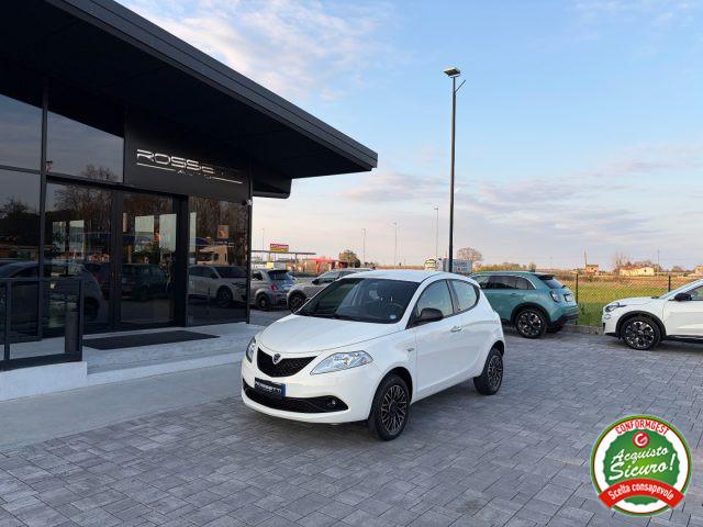 LANCIA Ypsilon Metano Ecochic Gold 5 porte ANCHE NEOPATENTATI