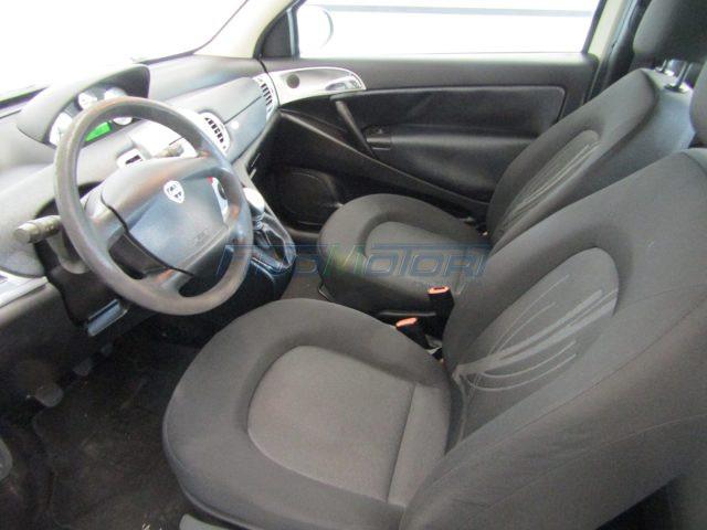 LANCIA Ypsilon 1.2 69 CV NEOPATENTATI