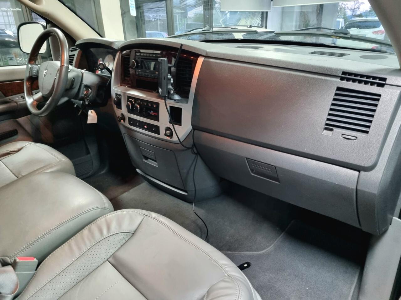 DODGE RAM 5.7 BENZINA V8 CREW CAB LARAMIE 1500