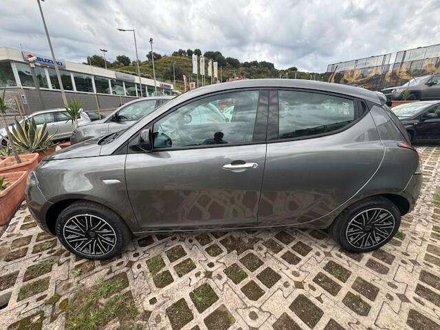 Lancia Ypsilon 1.0cc 70cv Hybrid ORO Km 0 Italiana