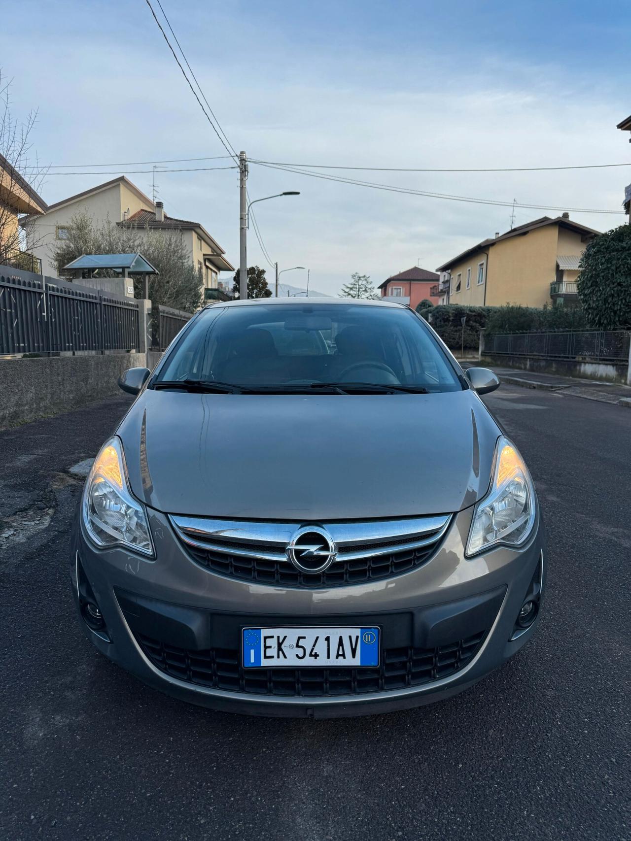 Opel corsa 1.2 benzina 2011 70k km