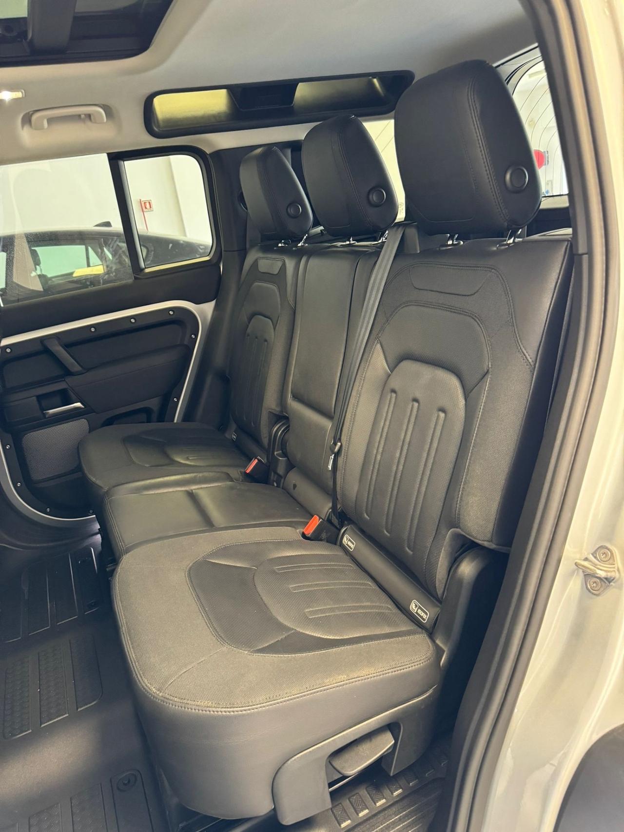 Land Rover Defender 110 2.0 SD4 AWD Auto HSE