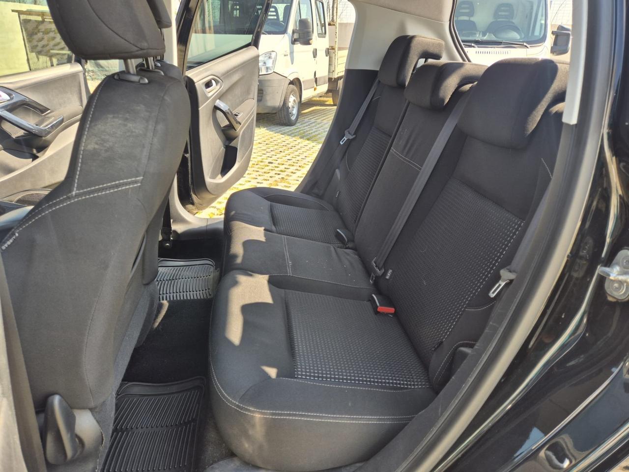 Peugeot 208 BlueHDi 100 5 porte Allure