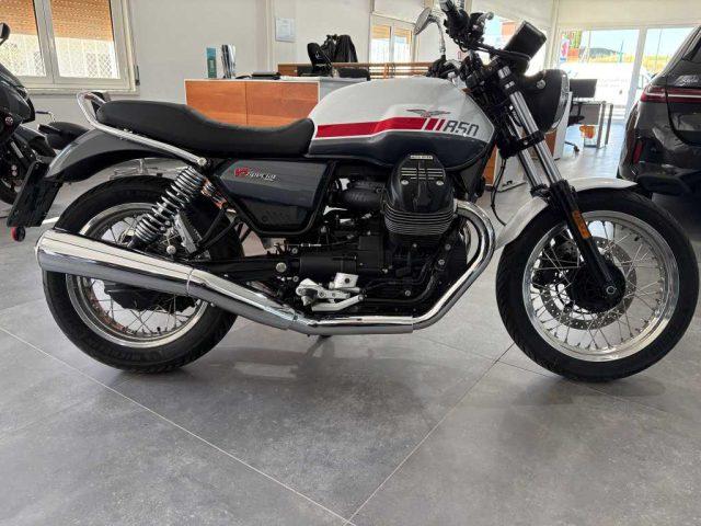MOTO GUZZI V7 GUZZI - SPECIAL