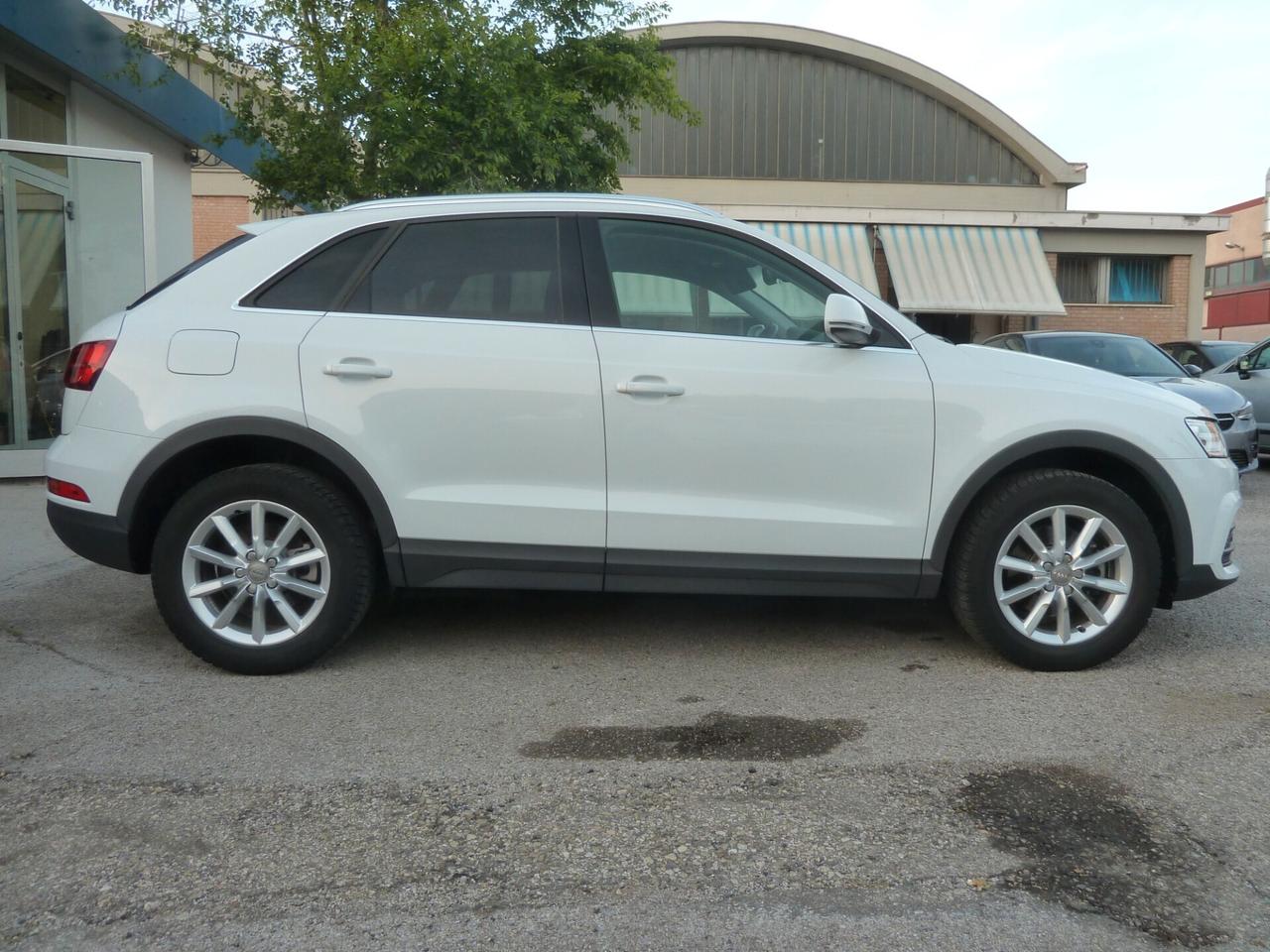 Audi Q3 2.0 TDI 150 CV Business