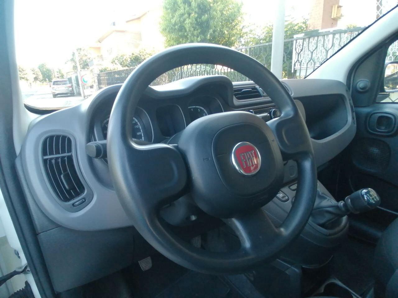 Fiat New Panda 1.2 Young Idonea neopatentati Unico Prop.