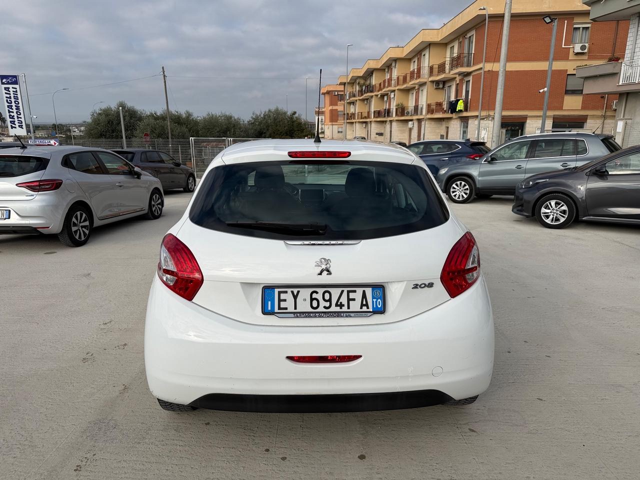 Peugeot 208 1.4 HDi 68 CV AUTOCARRO 5 POSTI